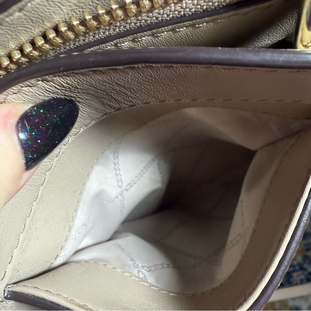 Michael Kors Beige Amelia Leather Tote Bag with Crossbody - Picture 10 of 16